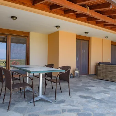 بيت للعطل Ilyos إيريسوس